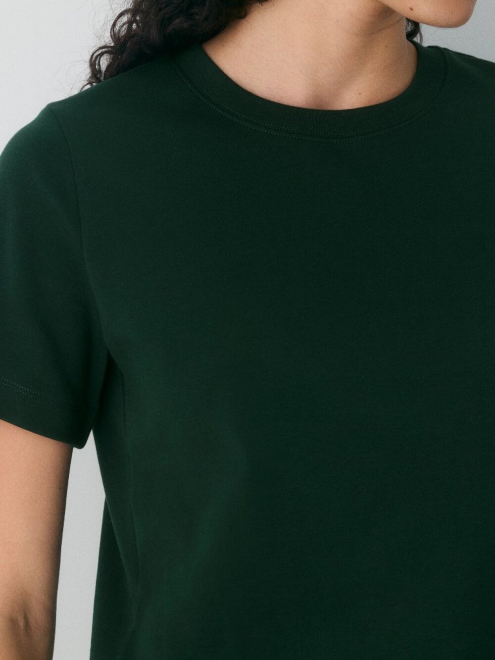 Aritzia Babaton • Pegasus T-Shirt • Scarab Green • Size S